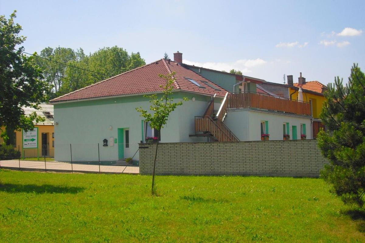 Penzion U Balcarky Ostrov u Macochy Eksteriør billede